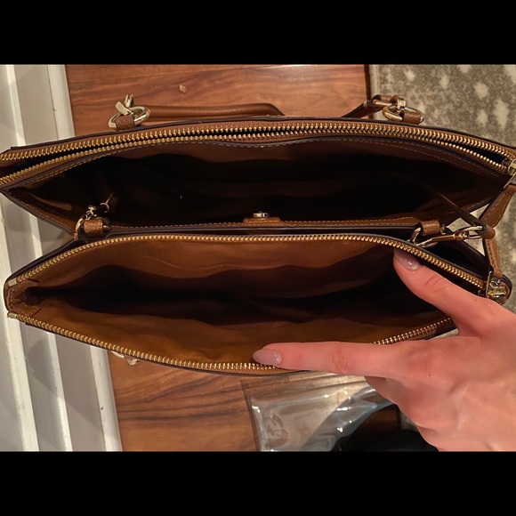 Coach purse - Picture 5 of 11